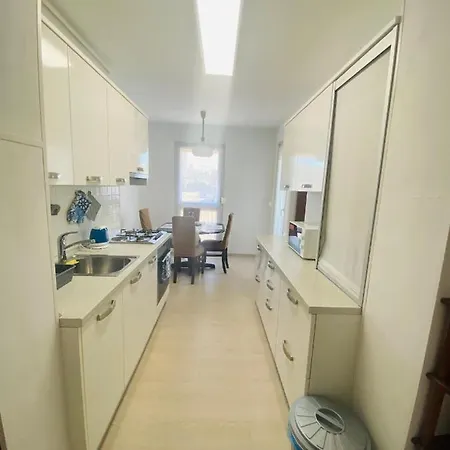 Lägenhet Exceptional With 2 Bedrooms Near The Sea