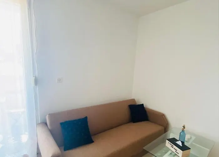 Exceptional With 2 Bedrooms Near The Sea Pula