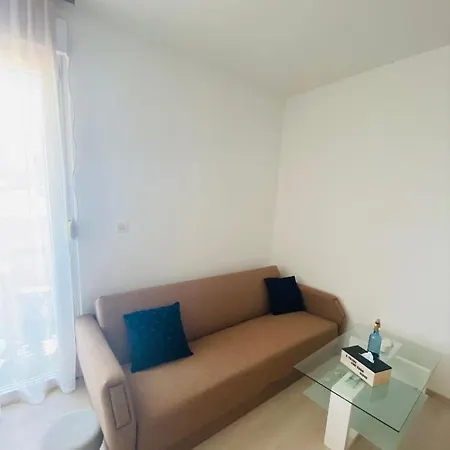 Exceptional With 2 Bedrooms Near The Sea Pula